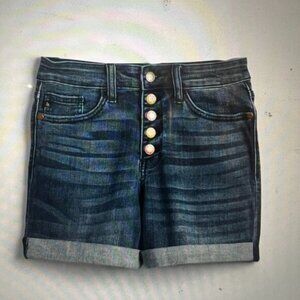 NWT Judy Blue: Lillian High Rise Tacked Cuffed Short size 4
